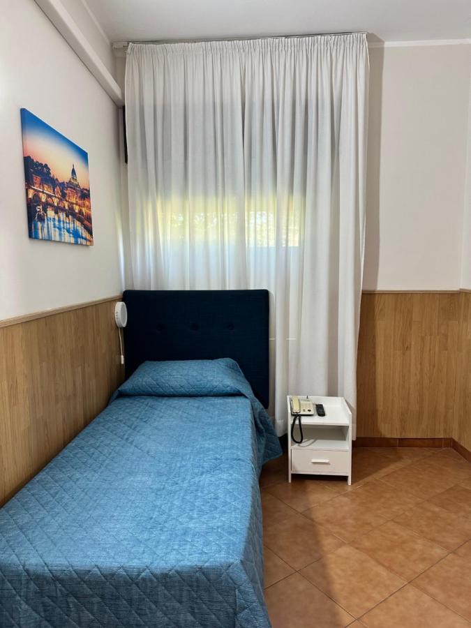 Отель Oasi Santa Rosa Рим Экстерьер фото